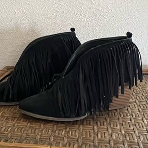Fringe boots
